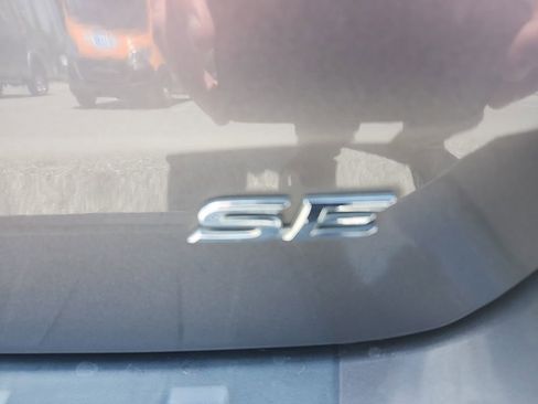 Used 2017 Toyota Sienna SE Premium FWD image 14