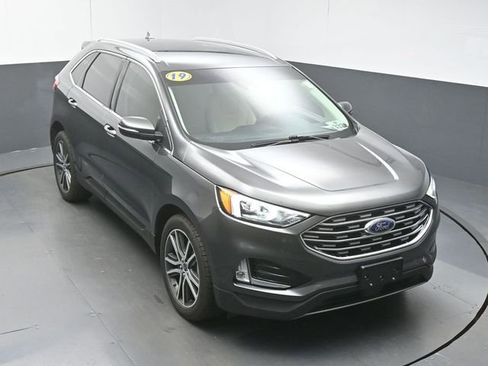 Used 2019 Ford Edge Titanium w/ Cold Weather Package image 38