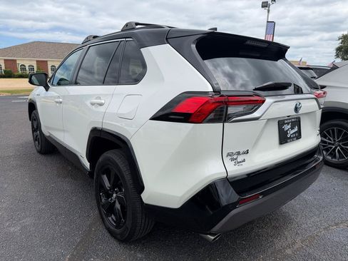 Used 2021 Toyota RAV4 XSE AWD/4WD image 7