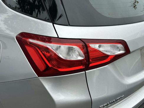 Used 2018 Chevrolet Equinox LS image 9