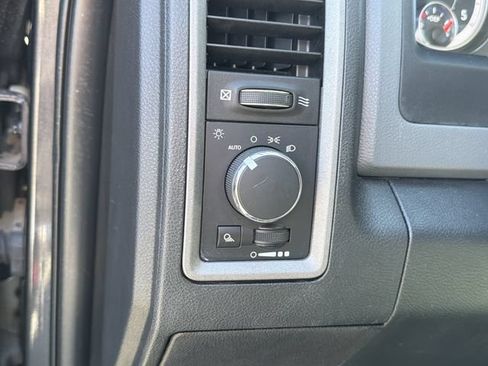Used 2018 RAM 2500 Tradesman w/ Chrome Appearance Group AWD/4WD image 15