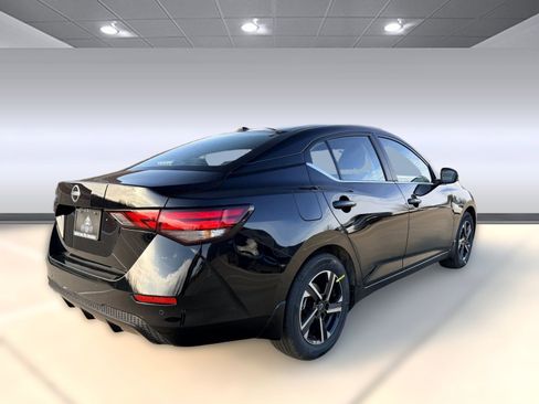New 2025 Nissan Sentra SV image 9