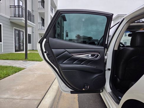 Used 2015 INFINITI Q70 3.7 RWD image 41