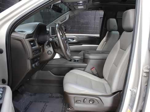 Used 2021 Chevrolet Tahoe LT w/ LT Signature Package image 31