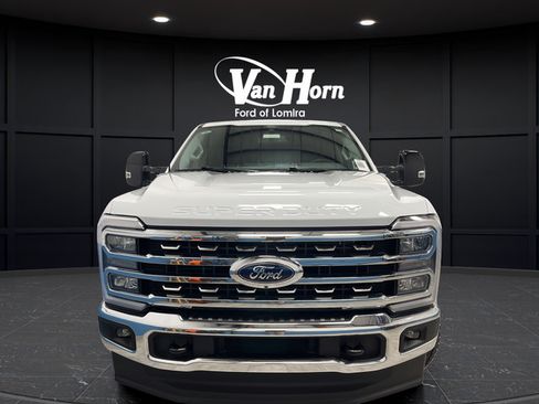 Used 2026 Ford F250 Lariat AWD/4WD image 2