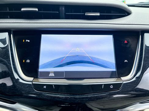 Used 2024 Cadillac XT6 Premium Luxury image 9