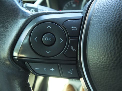 Used 2020 Toyota Corolla SE FWD image 18