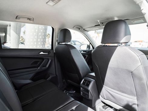 Used 2020 Volkswagen Tiguan SE FWD image 24