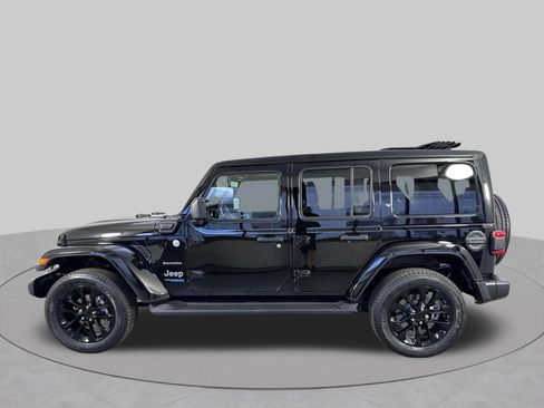Used 2022 Jeep Wrangler Unlimited Sahara w/ Cold Weather Group AWD/4WD image 30