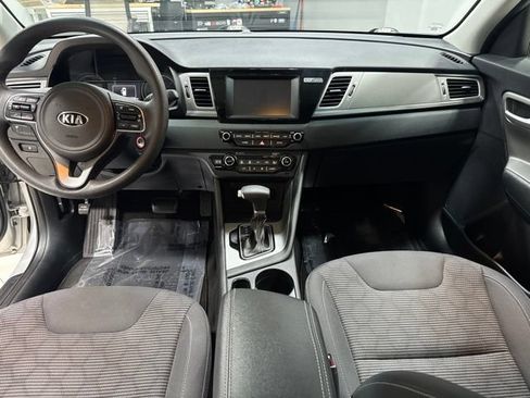 Used 2018 Kia Niro FE FWD image 19