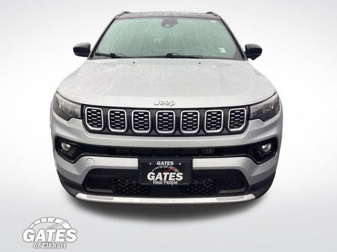 Used 2025 Jeep Compass Limited AWD/4WD image 2