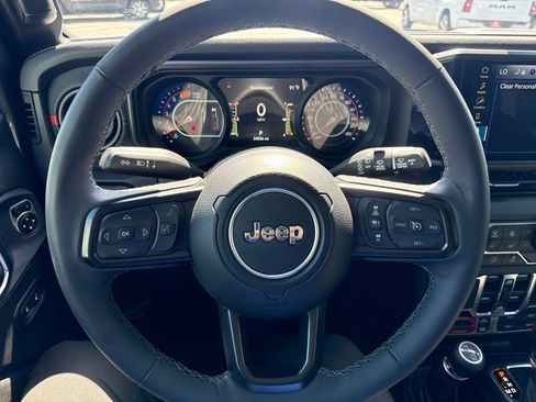 Certified 2025 Jeep Wrangler Unlimited Rubicon w/ Convenience Group AWD/4WD image 18