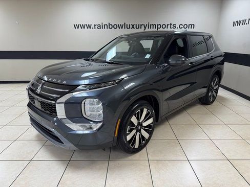 New 2026 Mitsubishi Outlander SE image 3