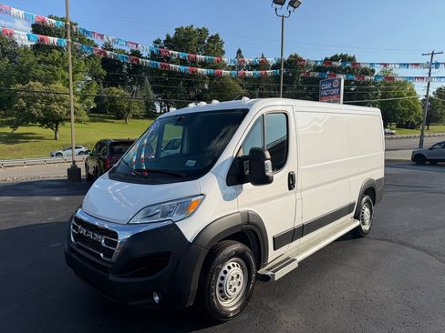 Used 2025 RAM ProMaster 2500 w/ U-Haul Equipment Group FWD image 1