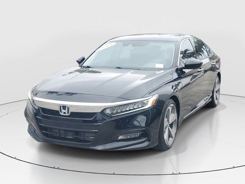Used 2018 Honda Accord Touring image 3