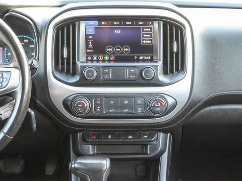 Used 2019 GMC Canyon SLE w/ Elevation Edition image 17