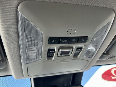 Certified 2022 Toyota RAV4 XLE Premium AWD/4WD image 4