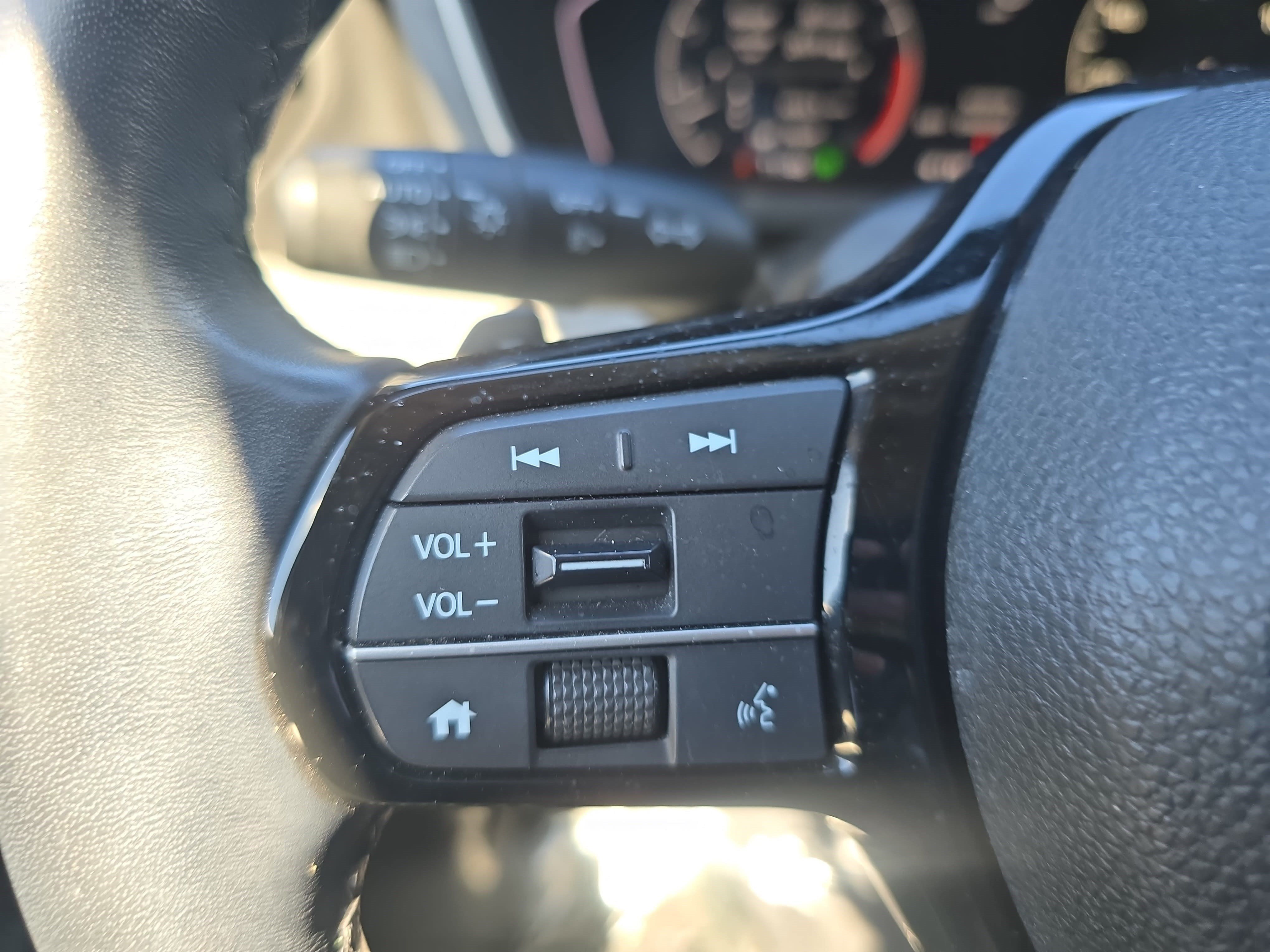 Used 2024 Honda Pilot Touring image 18