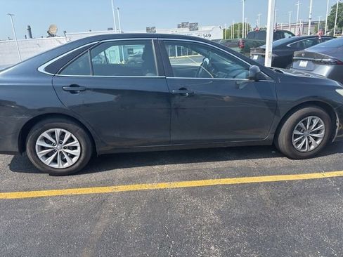 Used 2015 Toyota Camry LE FWD image 5