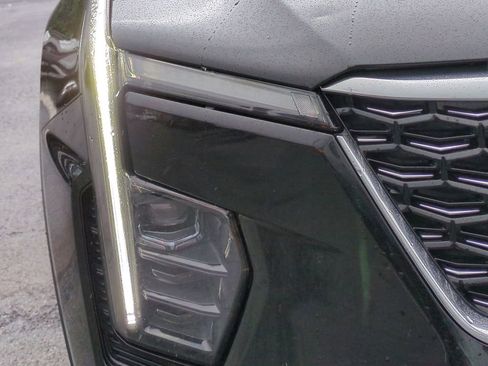 Used 2024 Cadillac XT4 Premium Luxury FWD image 11