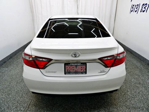 Used 2016 Toyota Camry SE FWD image 5