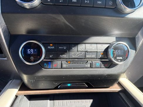 Used 2019 Ford Expedition Platinum AWD/4WD image 19