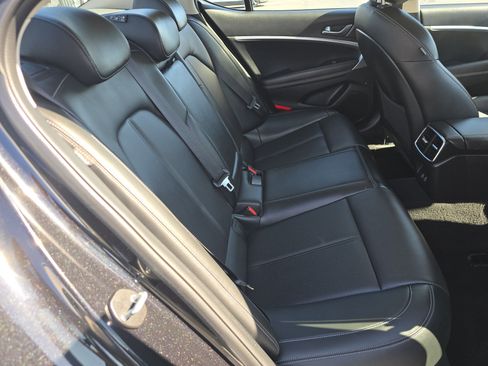 Used 2024 Genesis G70 2.5T AWD/4WD image 18