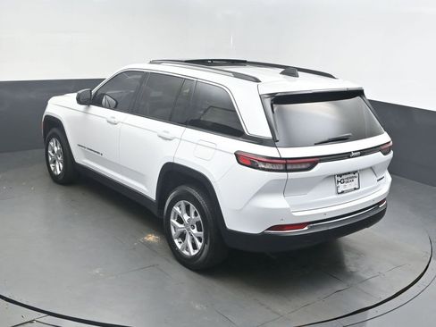 Used 2022 Jeep Grand Cherokee Limited image 36