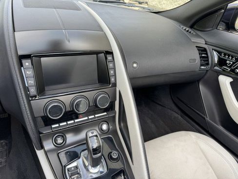 Used 2017 Jaguar F-TYPE Convertible RWD image 29