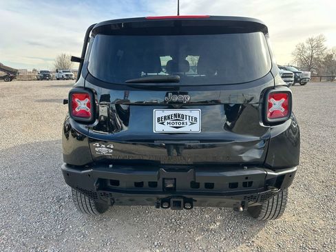 Used 2017 Jeep Renegade Latitude AWD/4WD image 14