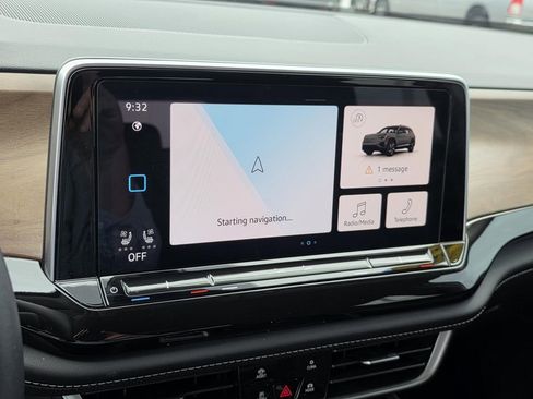 Used 2025 Volkswagen Atlas SE image 20