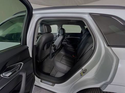Used 2023 Audi e-tron Premium Plus w/ Premium Plus Package image 26