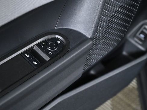 Used 2025 MINI Cooper 2-Door Hardtop image 26