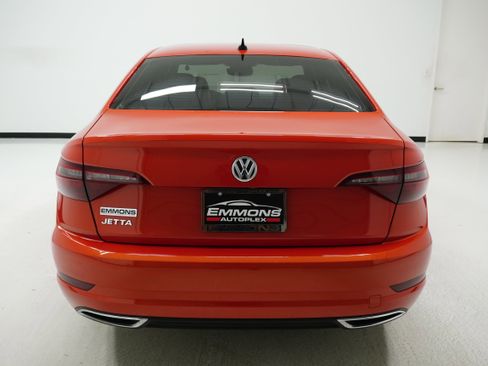 Used 2021 Volkswagen Jetta R-Line w/ R-Line Cold Weather Package image 5