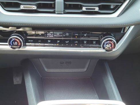 New 2027 Chevrolet Equinox LT w/ Convenience Package II FWD image 21