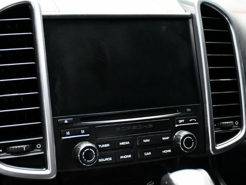 Used 2017 Porsche Cayenne GTS image 29