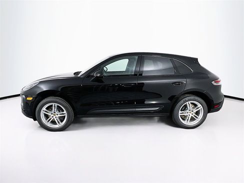 New 2026 Porsche Macan image 2