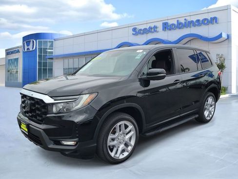 Certified 2024 Honda Passport EX-L image 2