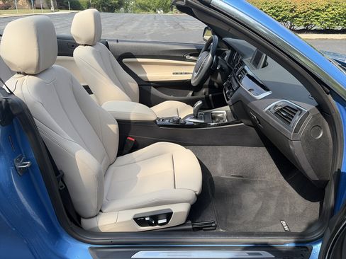 Used 2020 BMW 230i Convertible RWD image 23