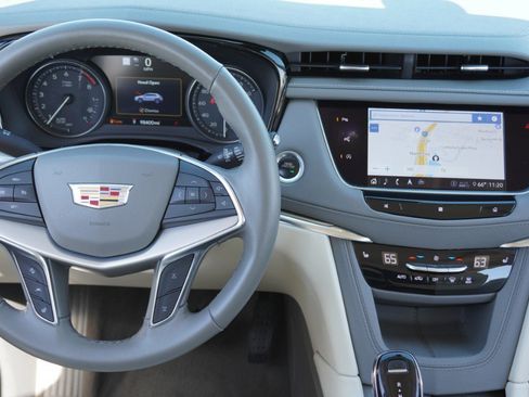 Used 2020 Cadillac XT5 Premium Luxury image 28