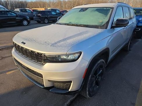 Certified 2023 Jeep Grand Cherokee L Laredo image 2