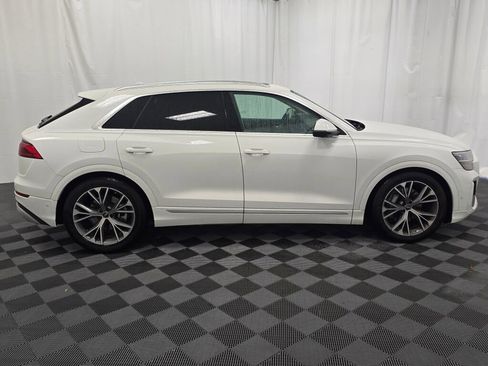 Used 2024 Audi Q8 Prestige w/ Prestige Package image 7