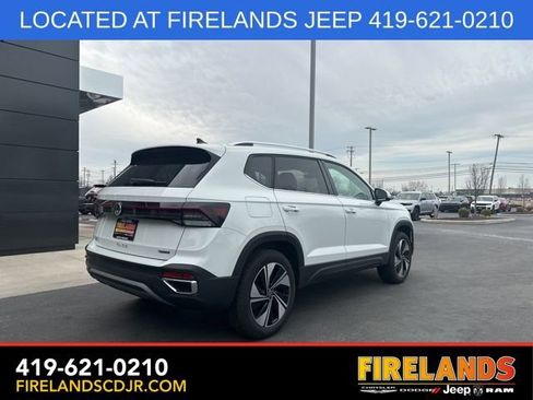 Used 2025 Volkswagen Taos SE image 11