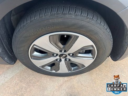 Used 2020 Kia Niro LX FWD image 33