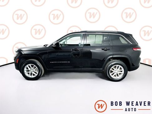 Used 2023 Jeep Grand Cherokee Laredo AWD/4WD image 4