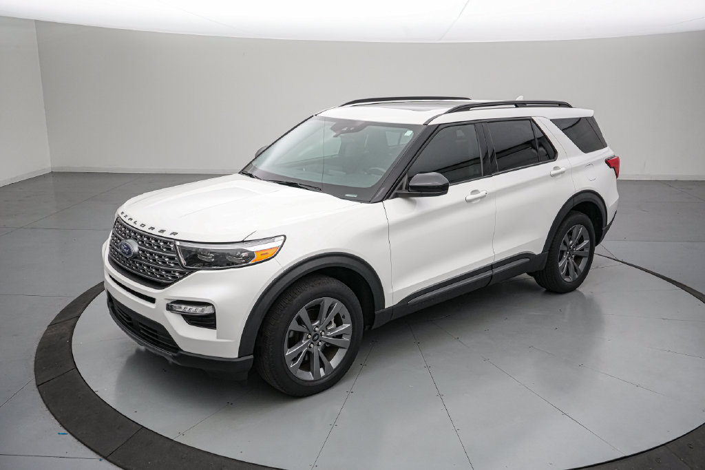 Certified 2023 Ford Explorer XLT w/ Equipment Group 202A AWD/4WD image 8