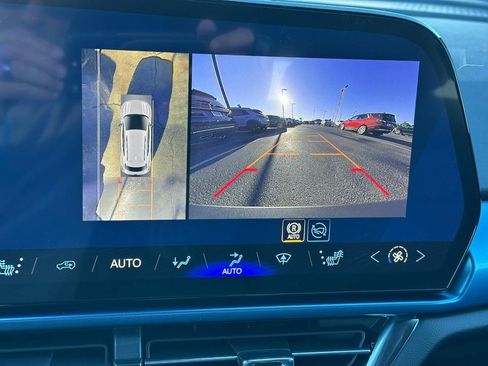 New 2026 Chevrolet Equinox EV LT image 13