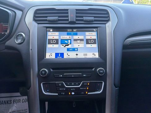 Used 2017 Ford Fusion SE w/ Equipment Group 201A FWD image 14