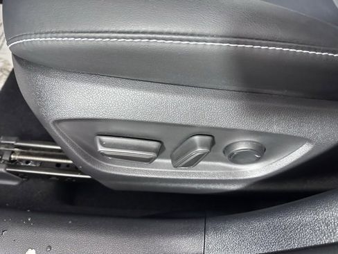 Used 2022 Toyota Prius Prime XLE image 20