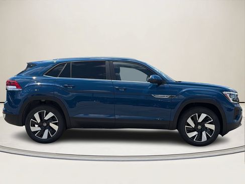 New 2026 Volkswagen Atlas Cross Sport SE FWD image 2